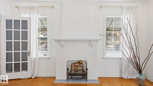 10149 122 Street, Edmonton, AB - Indoor Photo Showing Other Room