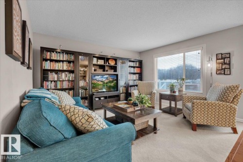 21933 94A Avenue, Edmonton, AB - Indoor Photo Showing Living Room