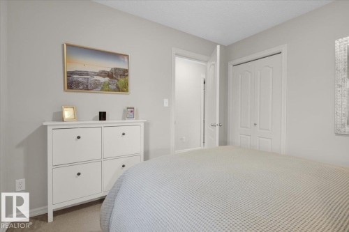 21933 94A Avenue, Edmonton, AB - Indoor Photo Showing Bedroom
