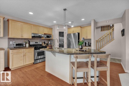 21933 94A Avenue, Edmonton, AB - Indoor Photo Showing Kitchen