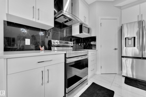 3704 41 Avenue, Beaumont, AB - Indoor Photo Showing Kitchen