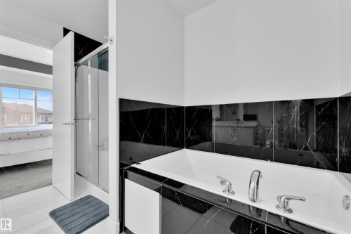 3704 41 Avenue, Beaumont, AB - Indoor Photo Showing Kitchen