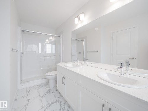 8731 224 Street, Edmonton, AB - Indoor Photo Showing Bathroom