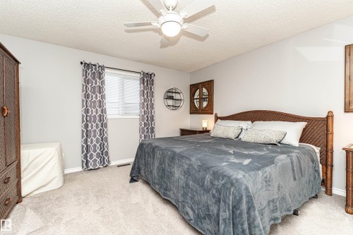 5755 161 Avenue, Edmonton, AB - Indoor Photo Showing Bedroom