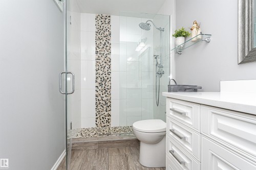 5755 161 Avenue, Edmonton, AB - Indoor Photo Showing Bathroom