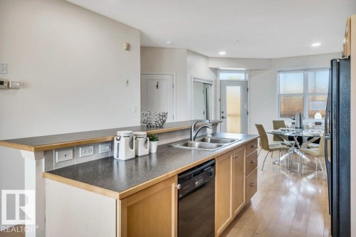 214 9507 101 Avenue, Edmonton, AB - Indoor Photo Showing Kitchen With Double Sink