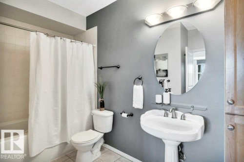 214 9507 101 Avenue, Edmonton, AB - Indoor Photo Showing Bathroom