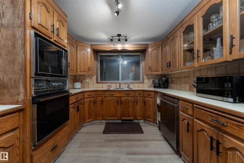 11020 171 Avenue, Edmonton, AB - Indoor Photo Showing Kitchen With Double Sink