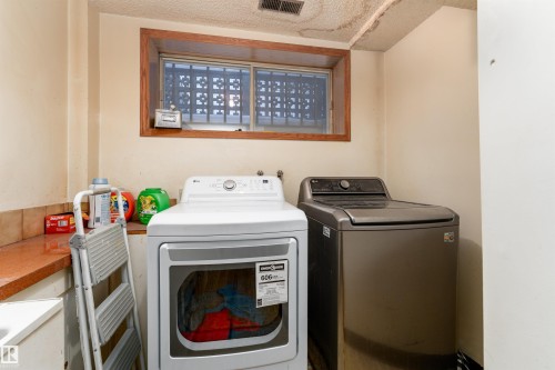 11020 171 Avenue, Edmonton, AB - Indoor Photo Showing Laundry Room