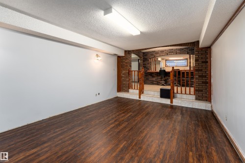 11020 171 Avenue, Edmonton, AB - Indoor Photo Showing Other Room