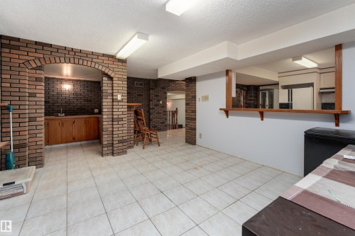 11020 171 Avenue, Edmonton, AB - Indoor