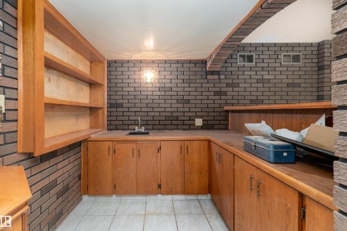 11020 171 Avenue, Edmonton, AB - Indoor