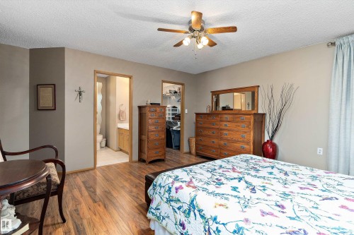 6562 158 Avenue, Edmonton, AB - Indoor Photo Showing Bedroom