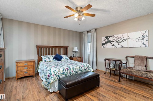 6562 158 Avenue, Edmonton, AB - Indoor Photo Showing Bedroom