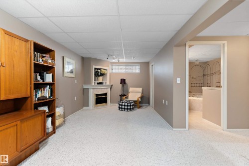 6562 158 Avenue, Edmonton, AB - Indoor