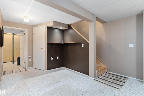 6562 158 Avenue, Edmonton, AB - Indoor Photo Showing Other Room