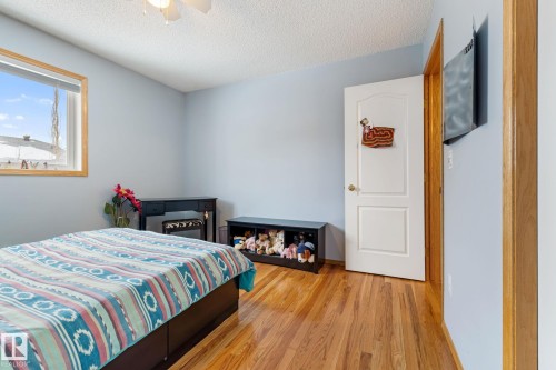 6807 163 Avenue, Edmonton, AB - Indoor Photo Showing Bedroom