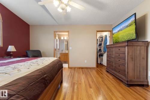 6807 163 Avenue, Edmonton, AB - Indoor Photo Showing Bedroom