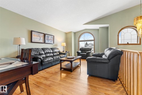 6807 163 Avenue, Edmonton, AB - Indoor Photo Showing Living Room