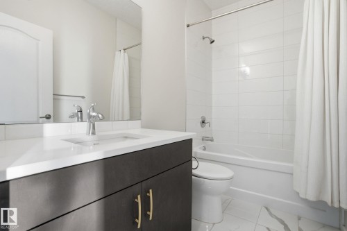 2479 Kelly Circle, Edmonton, AB - Indoor Photo Showing Bathroom