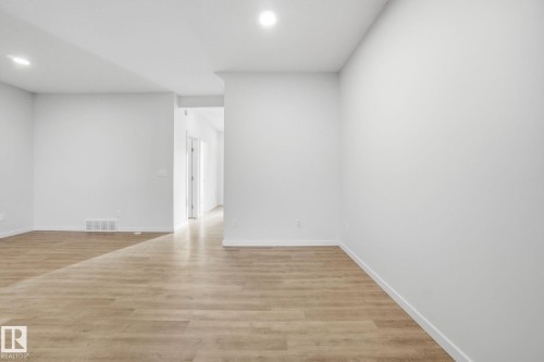 2479 Kelly Circle, Edmonton, AB - Indoor Photo Showing Other Room
