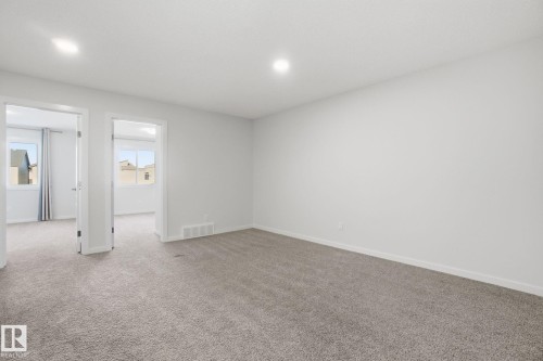 2479 Kelly Circle, Edmonton, AB - Indoor Photo Showing Other Room