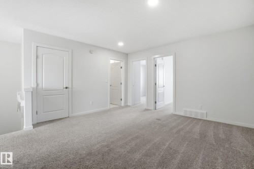 2479 Kelly Circle, Edmonton, AB - Indoor Photo Showing Other Room
