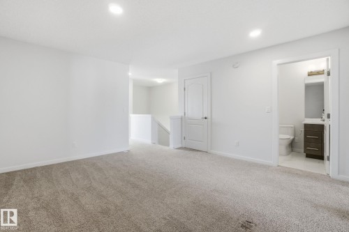 2479 Kelly Circle, Edmonton, AB - Indoor Photo Showing Other Room