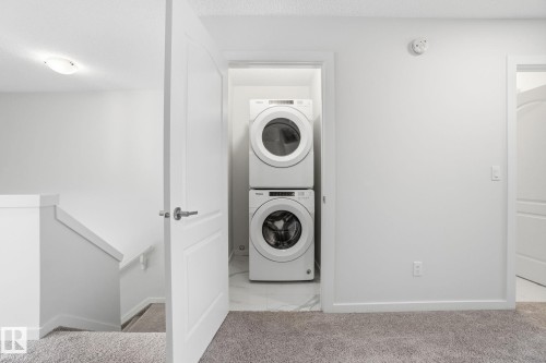 2479 Kelly Circle, Edmonton, AB - Indoor Photo Showing Laundry Room