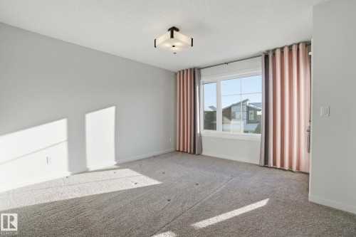 2479 Kelly Circle, Edmonton, AB - Indoor Photo Showing Other Room