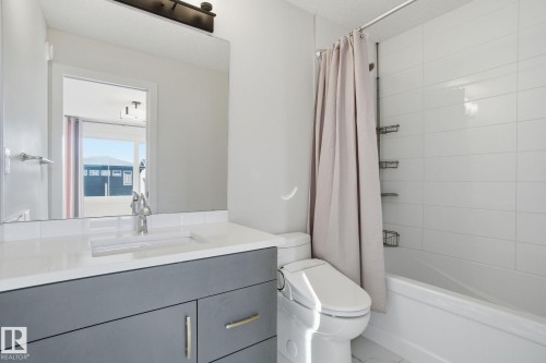 2479 Kelly Circle, Edmonton, AB - Indoor Photo Showing Bathroom