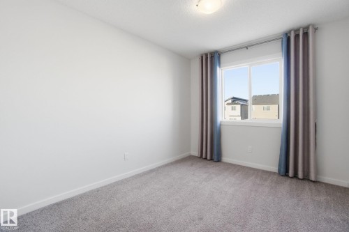 2479 Kelly Circle, Edmonton, AB - Indoor Photo Showing Other Room