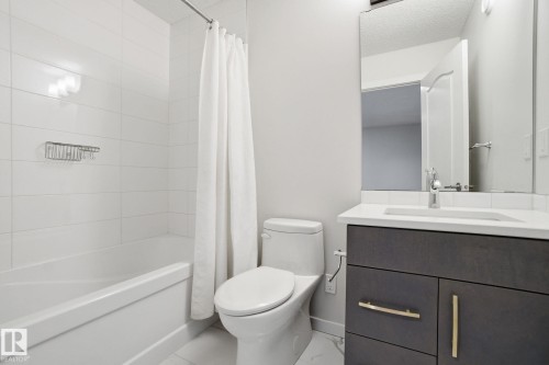 2479 Kelly Circle, Edmonton, AB - Indoor Photo Showing Bathroom