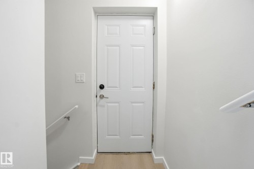 2479 Kelly Circle, Edmonton, AB - Indoor Photo Showing Other Room