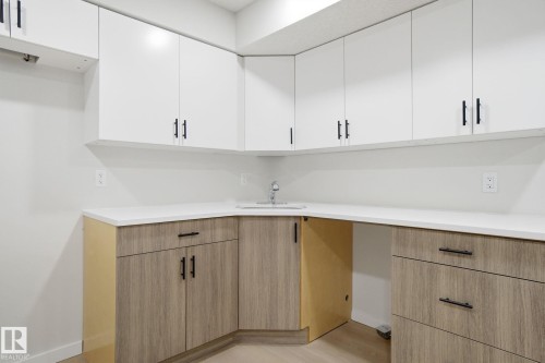 2479 Kelly Circle, Edmonton, AB - Indoor