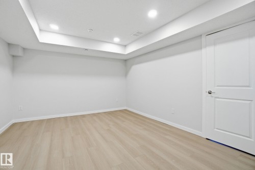 2479 Kelly Circle, Edmonton, AB - Indoor Photo Showing Other Room