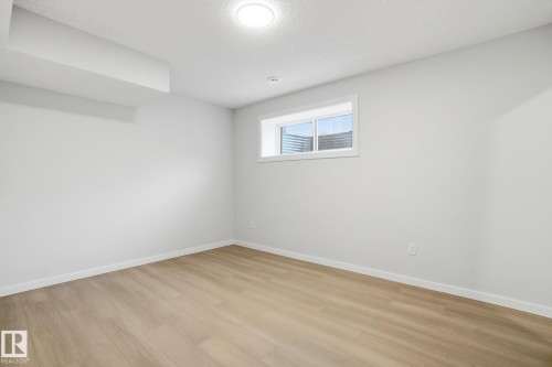 2479 Kelly Circle, Edmonton, AB - Indoor Photo Showing Other Room