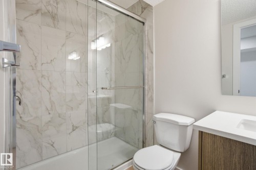 2479 Kelly Circle, Edmonton, AB - Indoor Photo Showing Bathroom