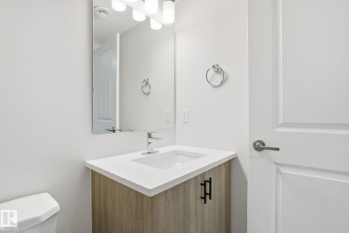 2479 Kelly Circle, Edmonton, AB - Indoor Photo Showing Bathroom