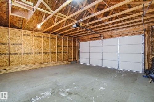 2479 Kelly Circle, Edmonton, AB - Indoor Photo Showing Garage