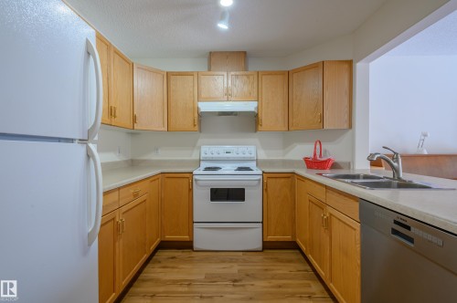 44 30 Levasseur Road, St. Albert, AB - Indoor Photo Showing Kitchen With Double Sink