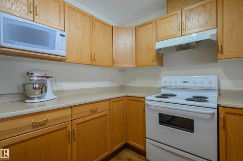 44 30 Levasseur Road, St. Albert, AB - Indoor Photo Showing Kitchen