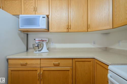 44 30 Levasseur Road, St. Albert, AB - Indoor Photo Showing Kitchen