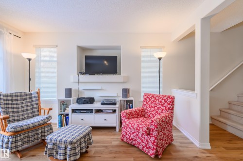 44 30 Levasseur Road, St. Albert, AB - Indoor Photo Showing Living Room