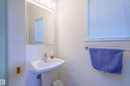 44 30 Levasseur Road, St. Albert, AB - Indoor Photo Showing Bathroom
