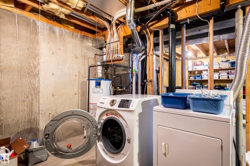 44 30 Levasseur Road, St. Albert, AB - Indoor Photo Showing Laundry Room
