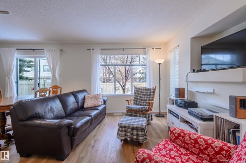 44 30 Levasseur Road, St. Albert, AB - Indoor Photo Showing Living Room