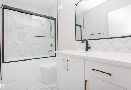9127 143 Street, Edmonton, AB - Indoor Photo Showing Bathroom