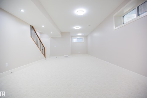 9127 143 Street, Edmonton, AB - Indoor