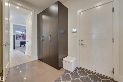 805 Drysdale Run Run, Edmonton, AB - Indoor Photo Showing Other Room